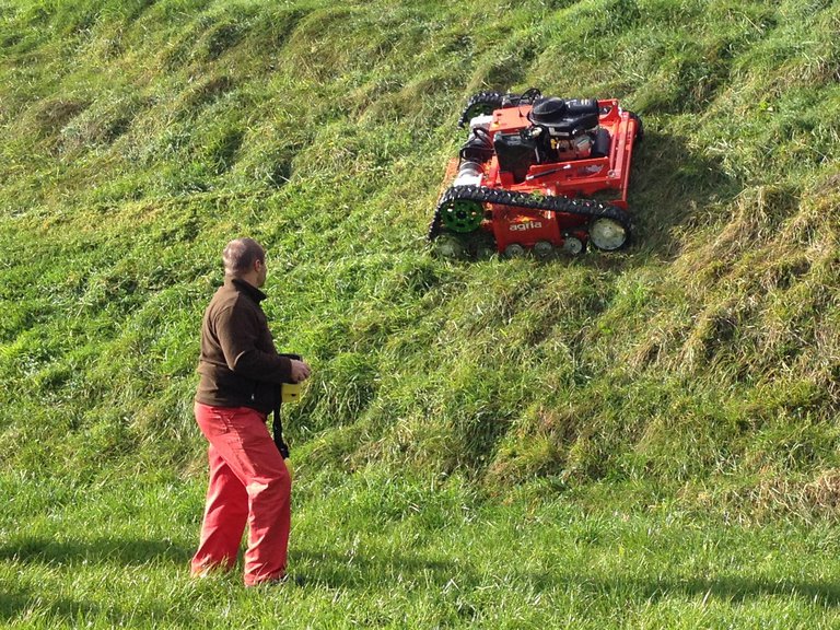 Agria 9600 Helling maaier RC mulcher 