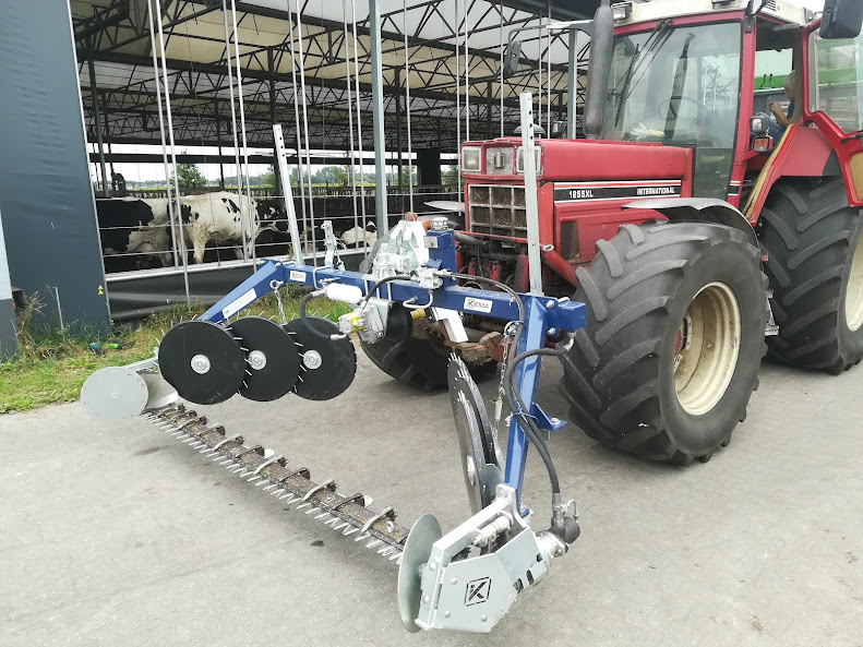 Demonstratie KEMA dubbelevingerbalk Bidux in grasland