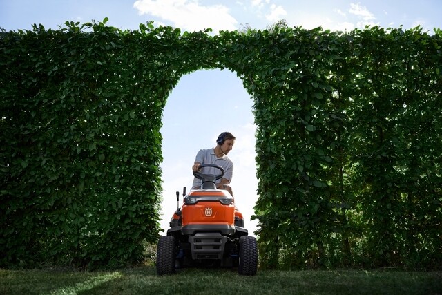 Husqvarna TC 114 Benzine Zitmaaier 95 cm