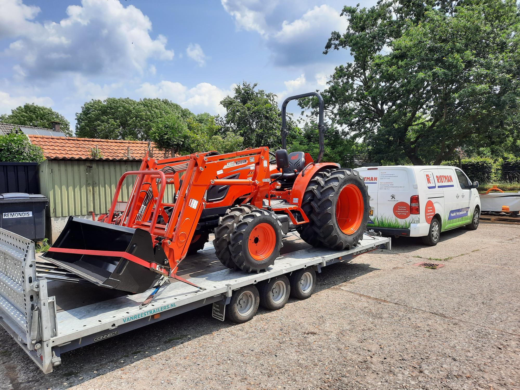 Nieuwe Kioti DK 4520 HST afgeleverd.