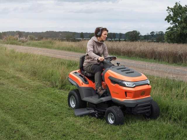 Husqvarna TS 217T Benzine Zitmaaier 95cm