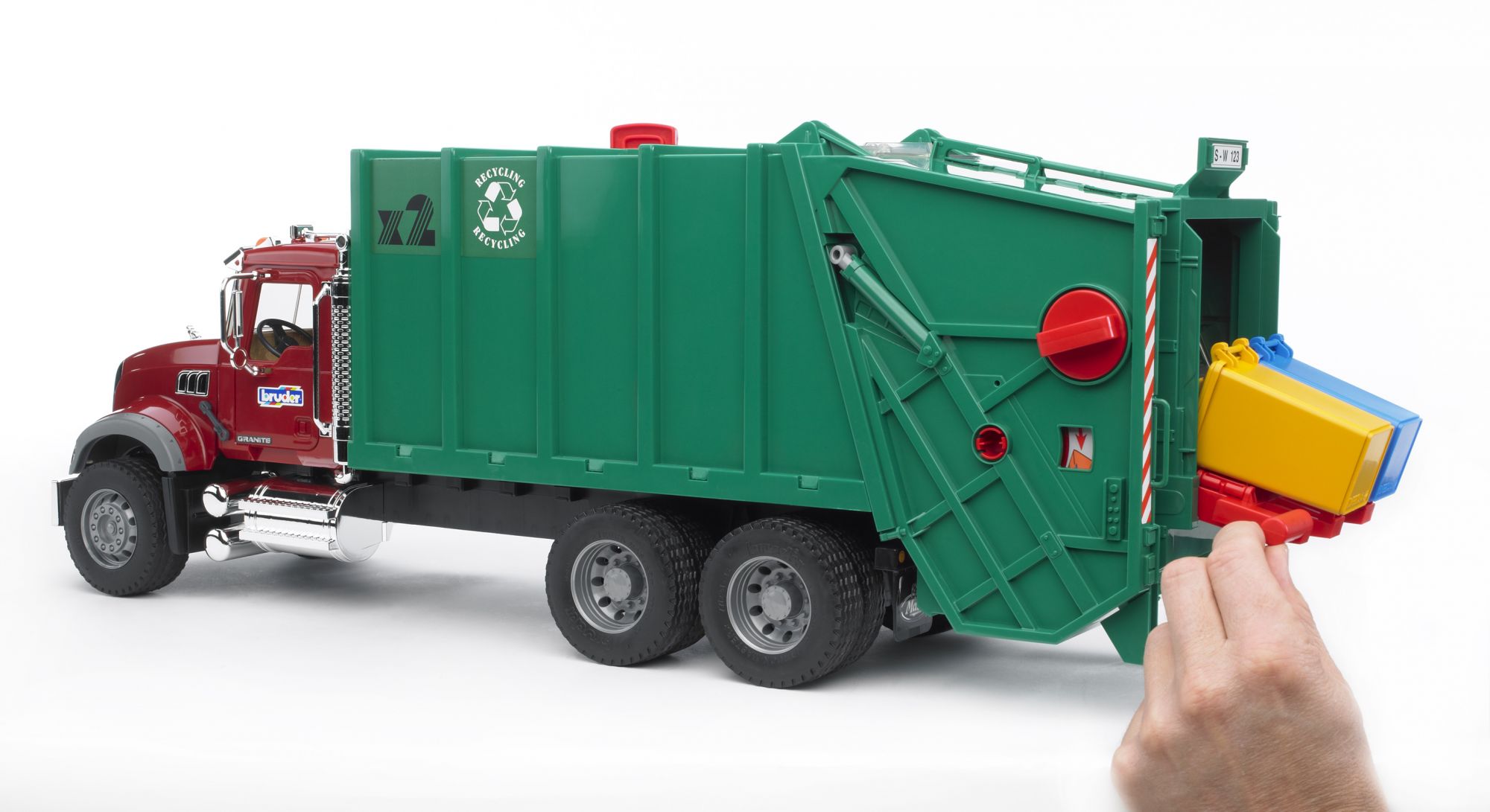Bruder Mack-Granite vuilnisauto rood/groen