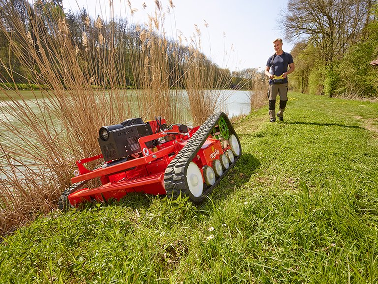 Agria 9600 Helling maaier RC mulcher 